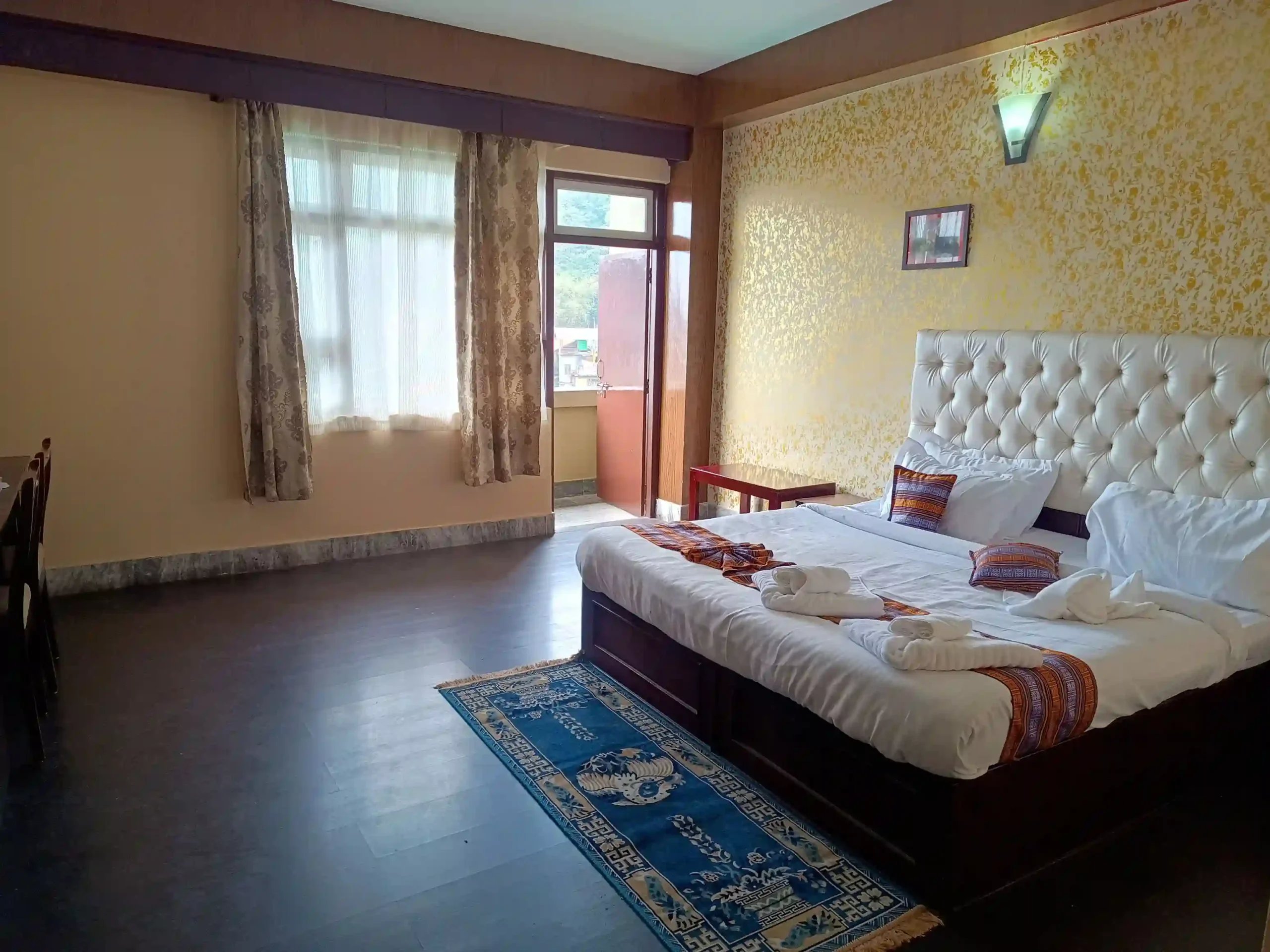 Premium Mountain View Rooms with Balcony Photo 6
