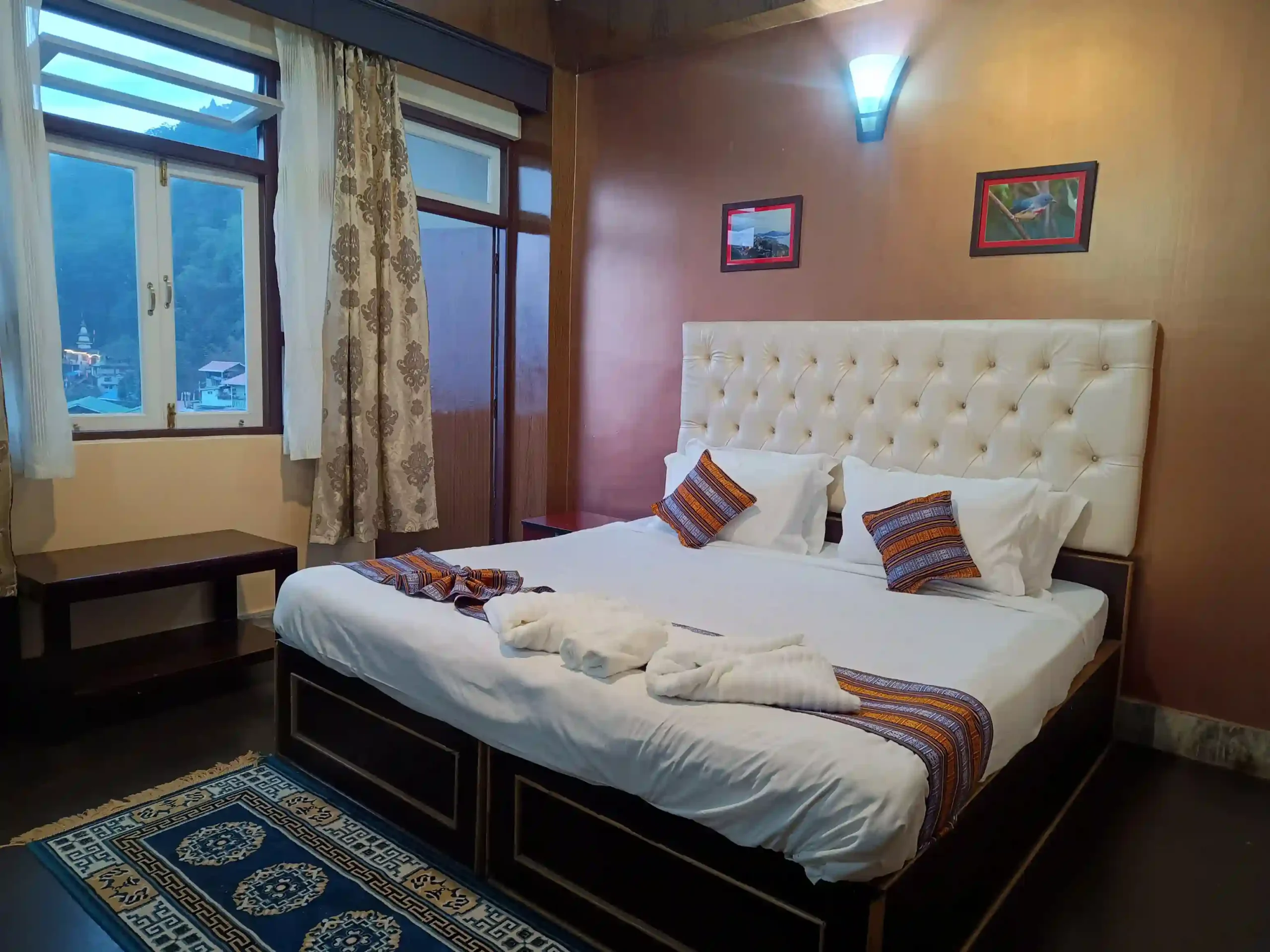 Deluxe Mountain View Room With Balcony Photo 6