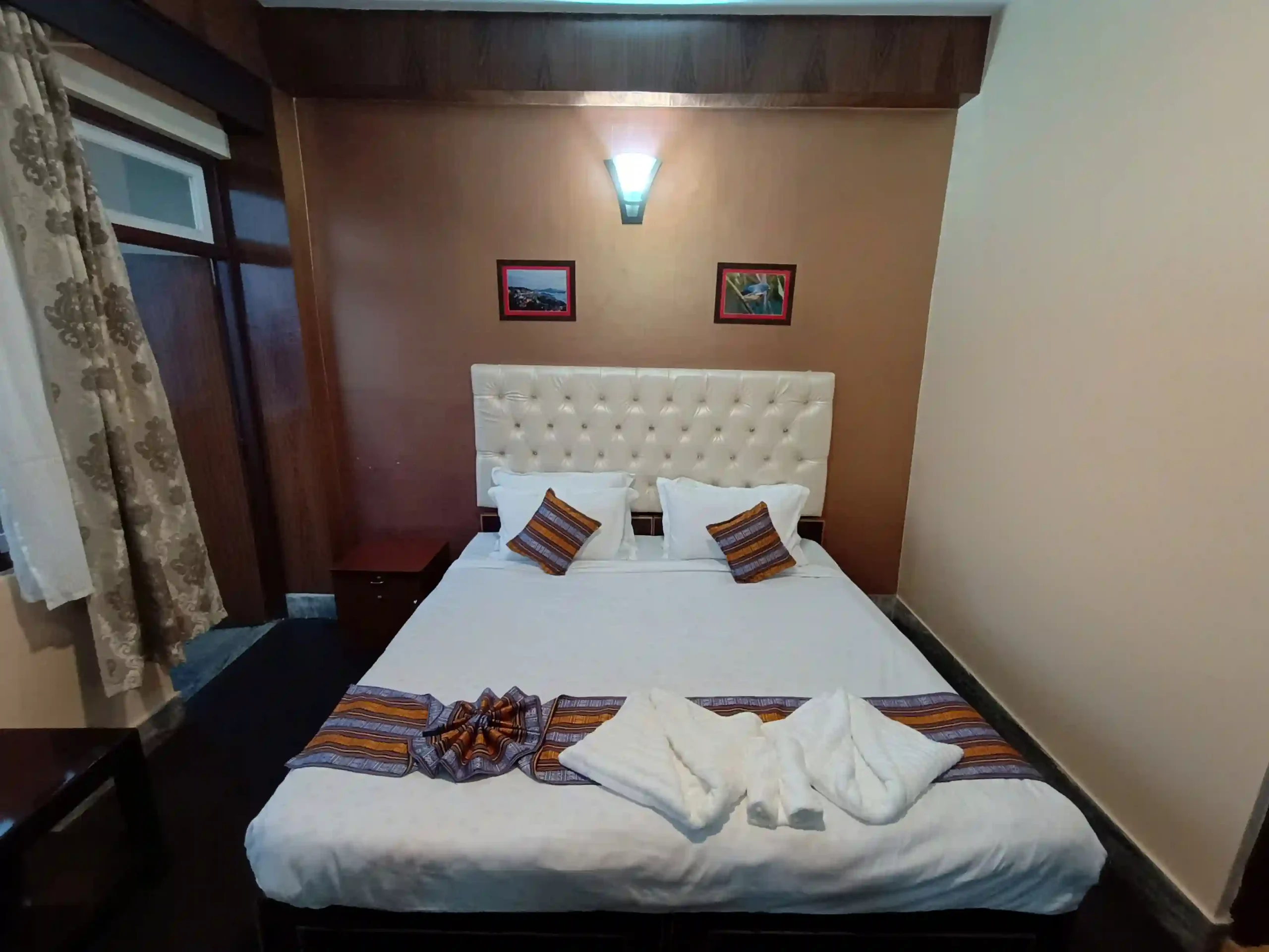 Deluxe Mountain View Room With Balcony Photo 1